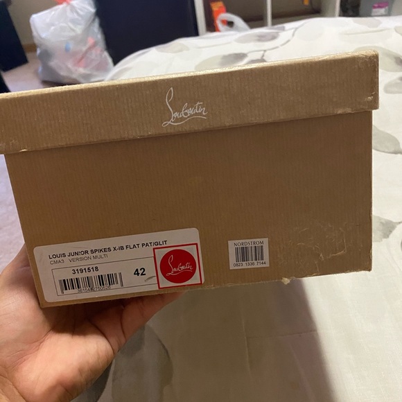 Christian Louboutin - Picture 3 of 13